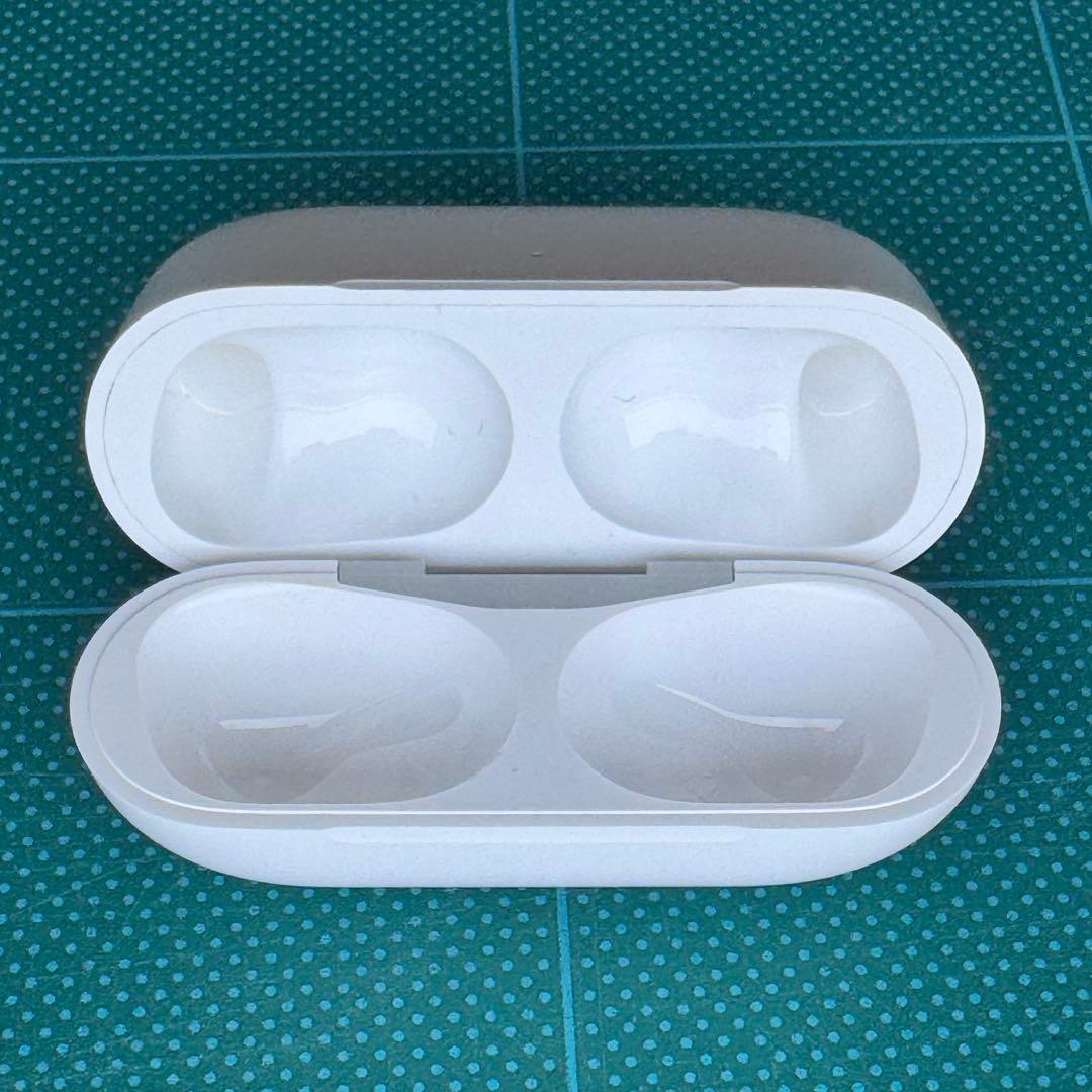 【美品・正規品】AirPodsPro第2世代 Lightnig 2022年モデル