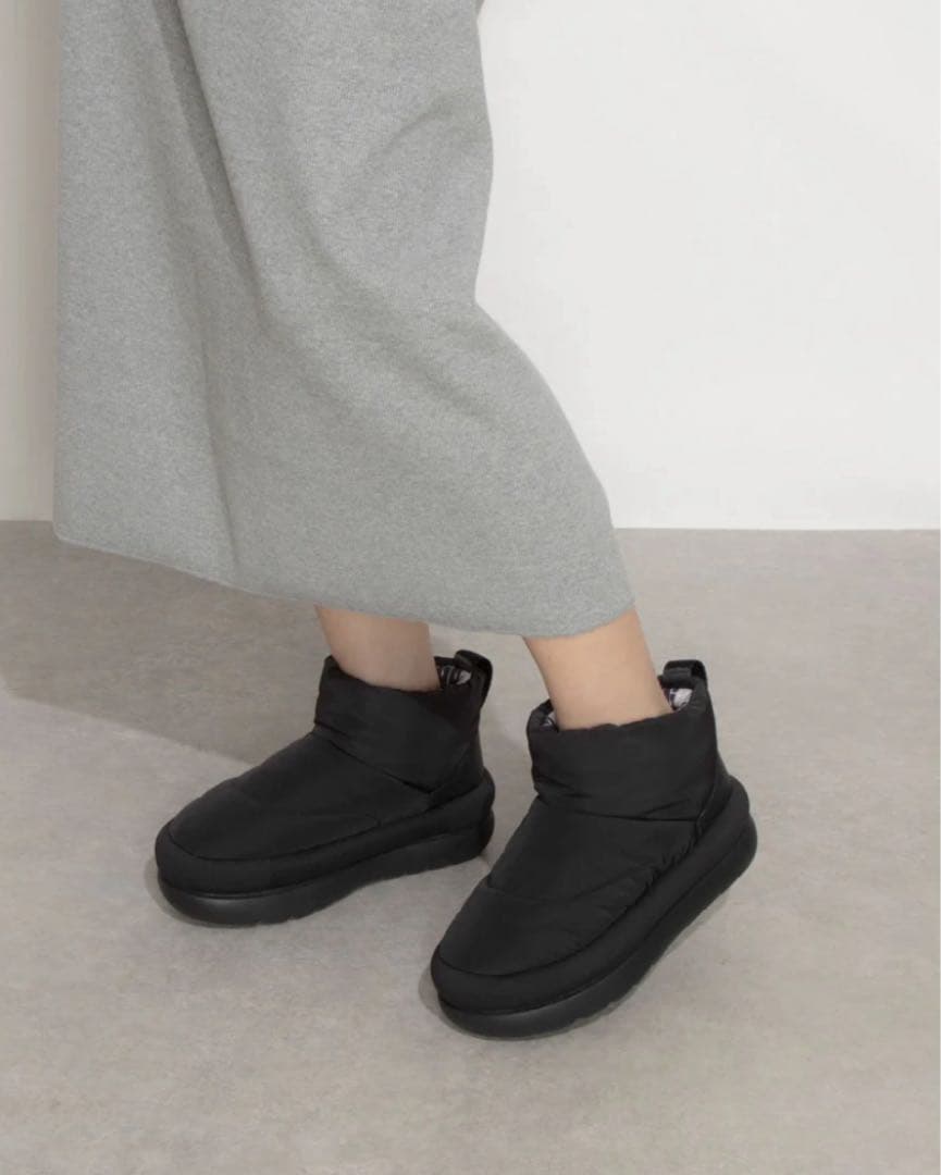 新年割✨UGG 【クラシックマキシ】ブーツ ブラック 24㌢✴︎公式インソール付き