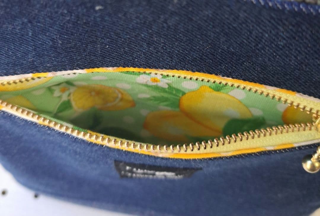 琉*茶様 コヤンイサムチョン　バニー　デニムリメイクフリルトートバッグ