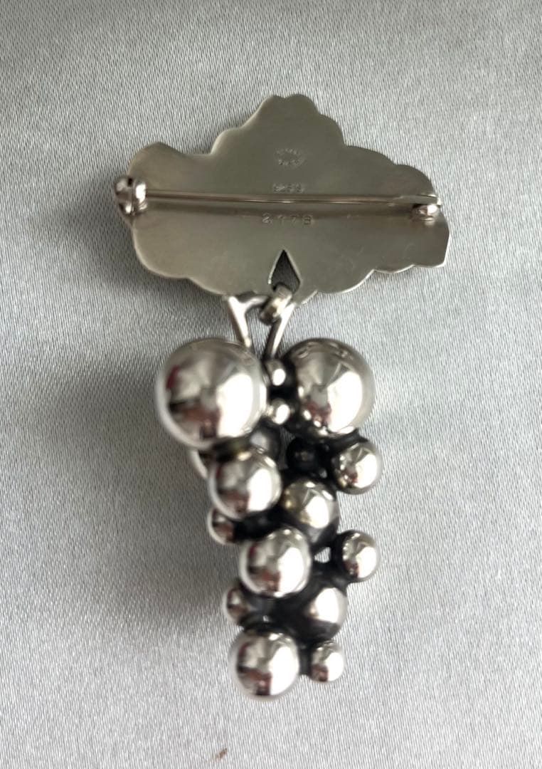 【美品】ジョージジェンセン★ムーンライトグレープブローチ　ぶどう　SV925