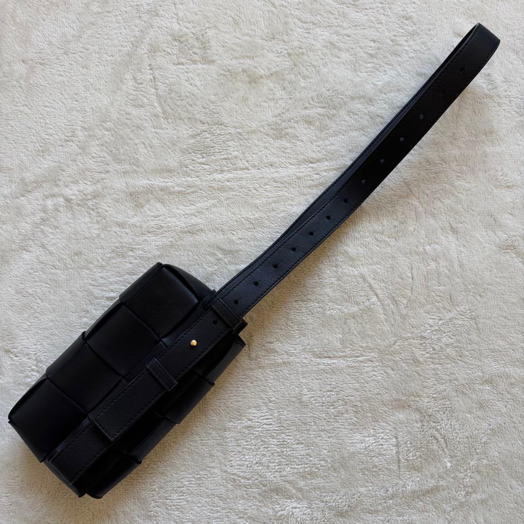 美品☆ ボッテガヴェネタ　カセット　ボディバッグ　ベルトバッグ　イントレチャート