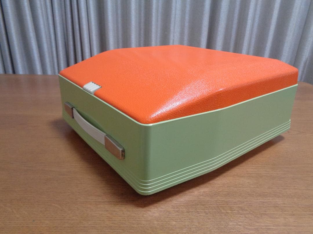 完動品　HERMES 3000 エルメスタイプライター ロシア語 カスタムカラー