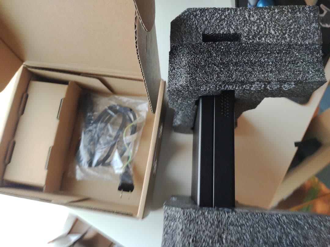 ミニPC Lenovo ThinkCentre M75q-1