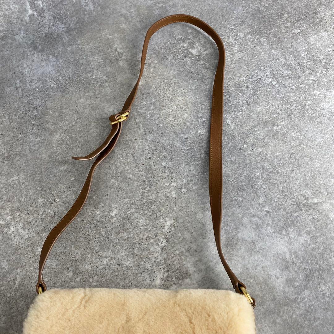 良品 UGG アグ シープスキン ショルダーバッグ スエード本革 ボア ムートン