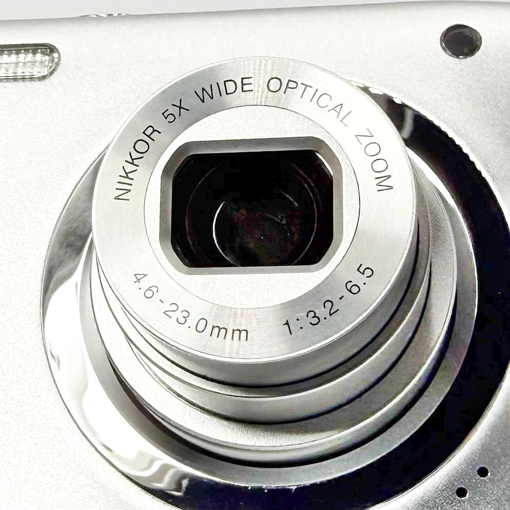 【美品】ニコン COOLPIX A100 シルバー コンデジ カメラ 中古