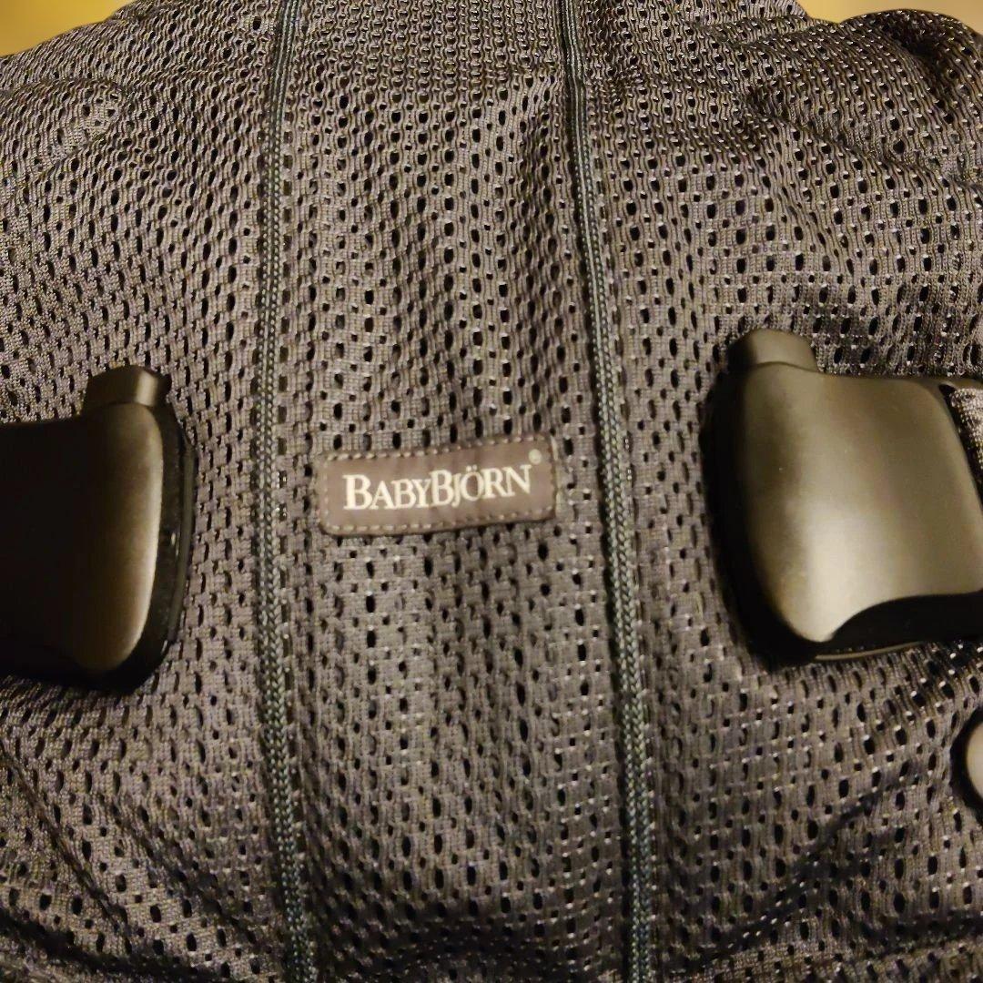 ベビービョルン　抱っこ紐　アンスラサイト　ワンカイエアー　メッシュ　美品