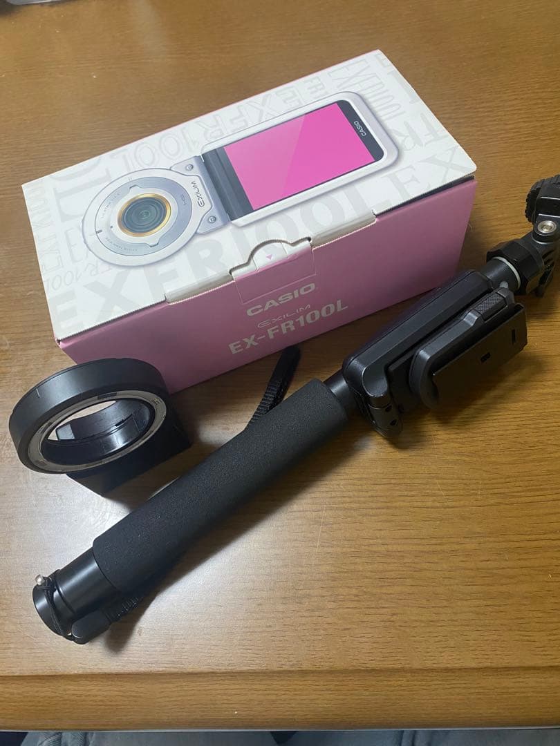 CASIO EX-FR100L デジタルカメラ ホワイト LEDリングライト付き