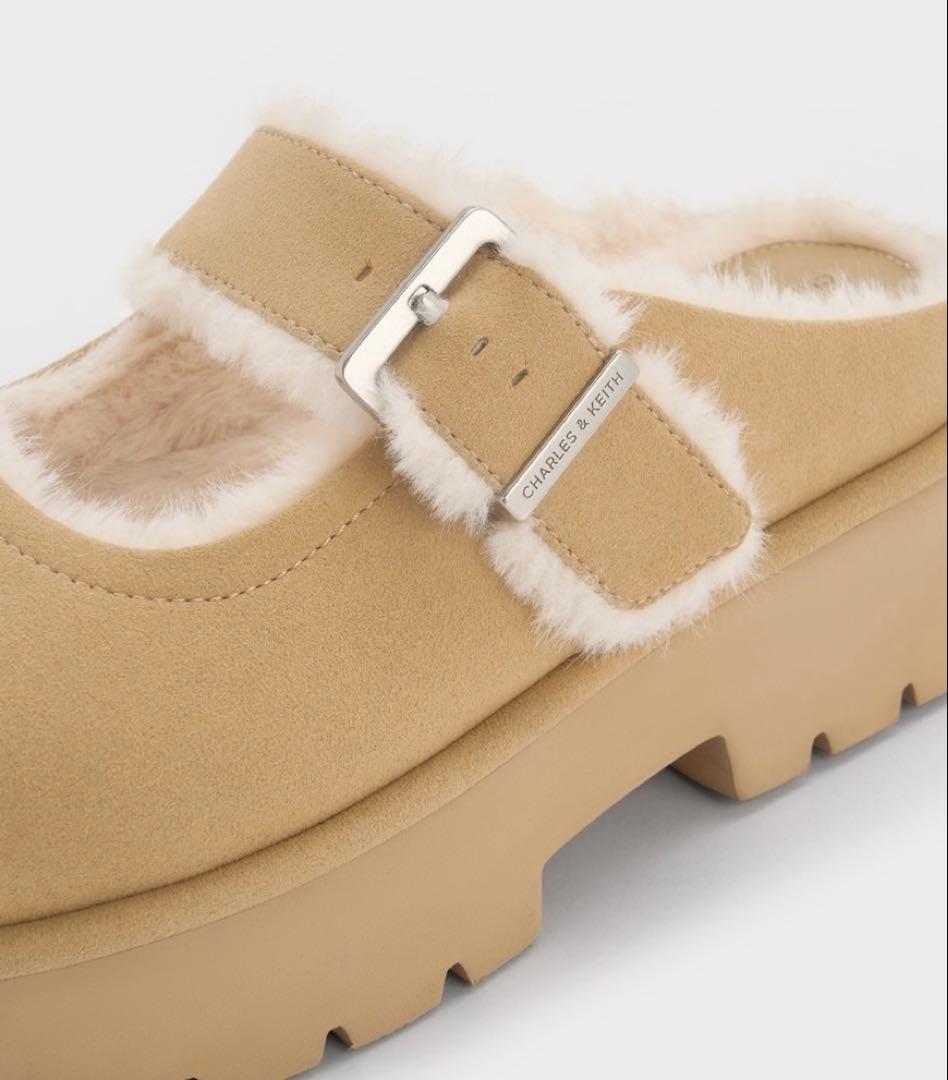 Bergen ベルゲン テクスチャーファートリムバックルプラットフォームミュール