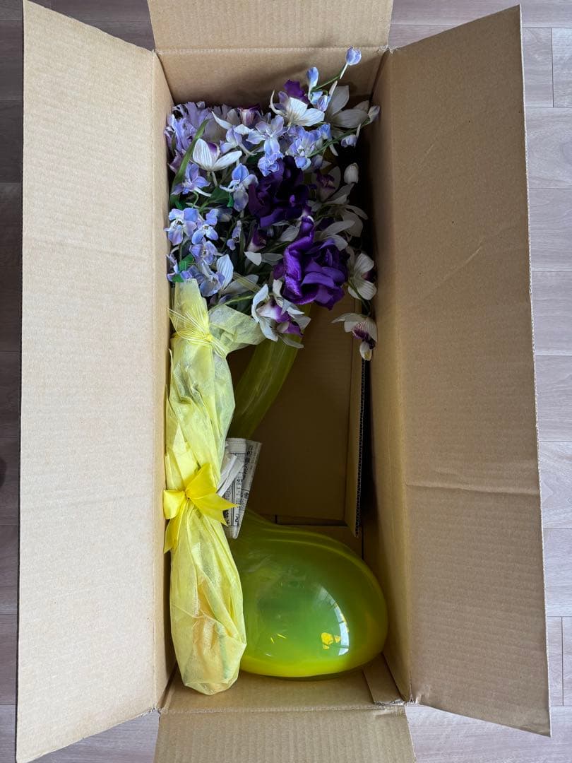 大型 ガラスイエローフラワーベース 造花アレンジ付き