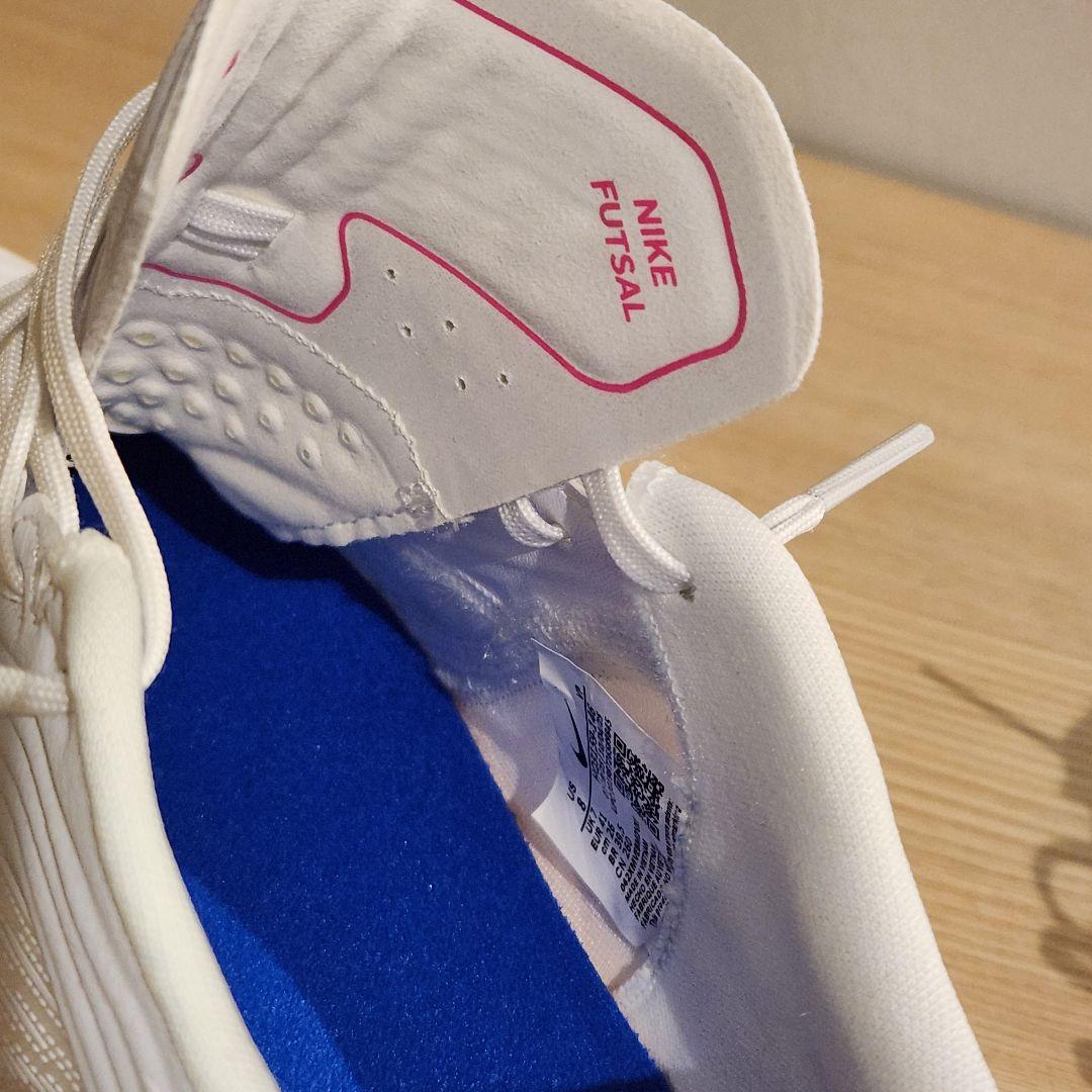 新品 ナイキ ティエンポリアクトガト フットサルシューズ 26.0cm