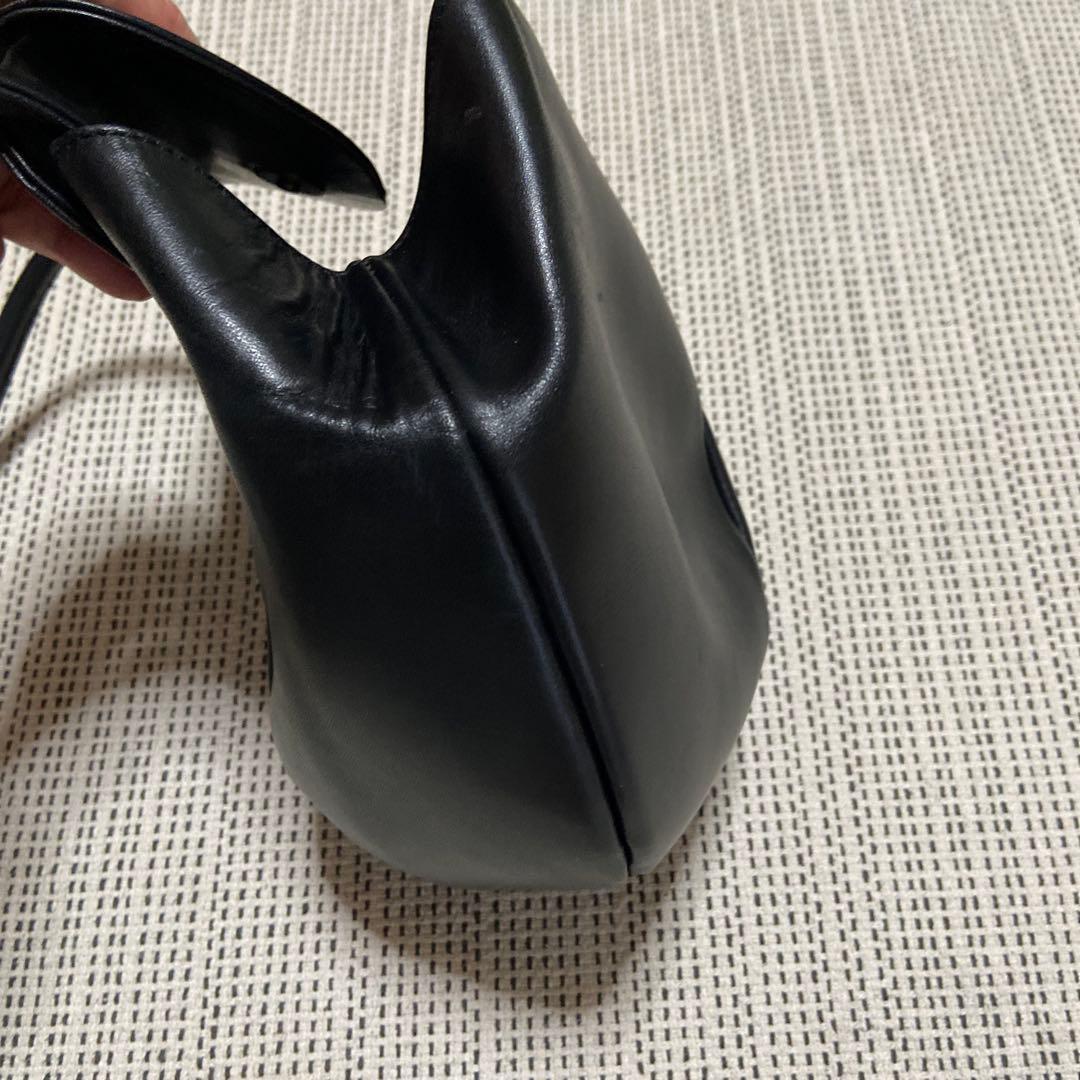 シビラ　本革　レザー　2way ショルダーバッグ　斜めがけ　ハンドバッグ　黒