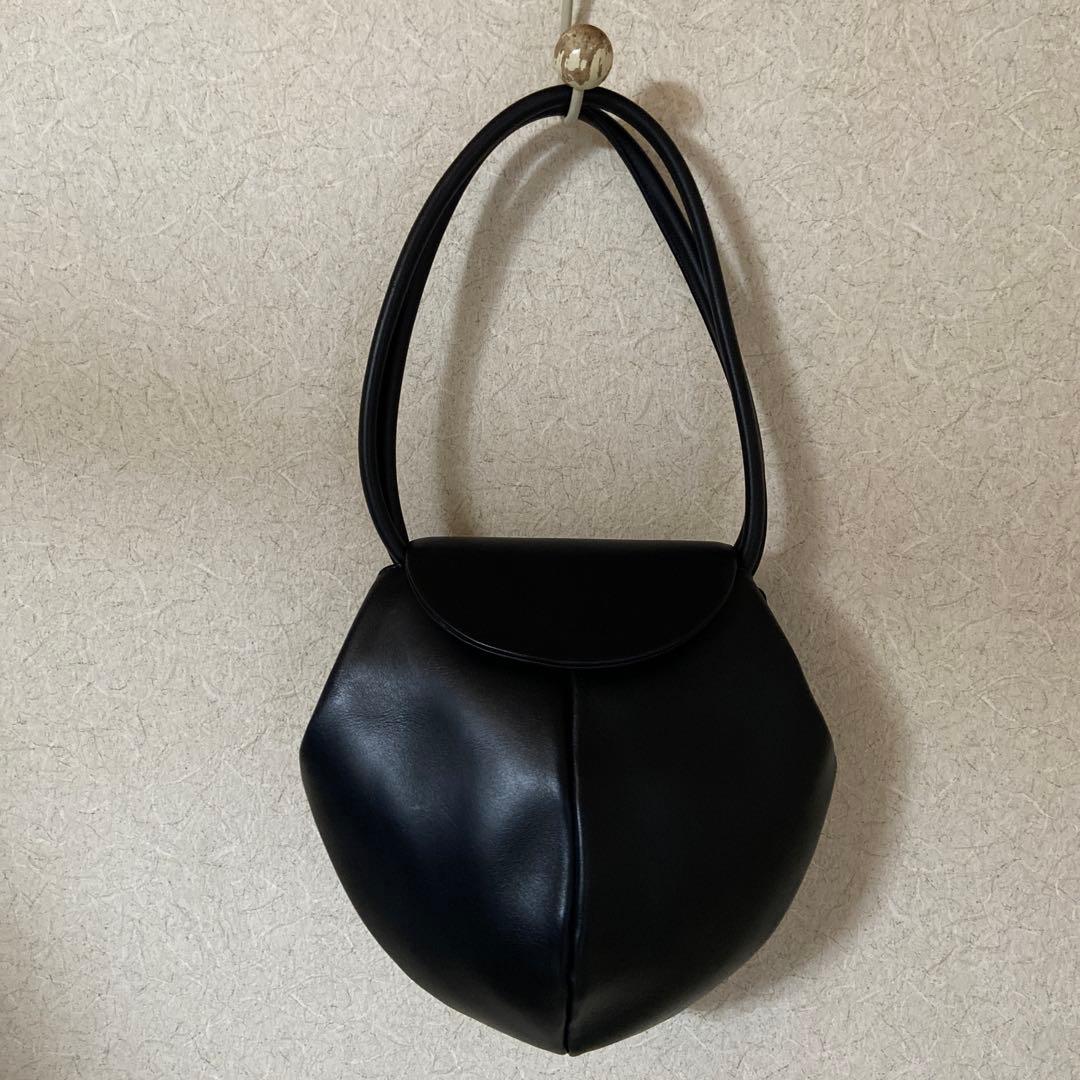 シビラ　本革　レザー　2way ショルダーバッグ　斜めがけ　ハンドバッグ　黒