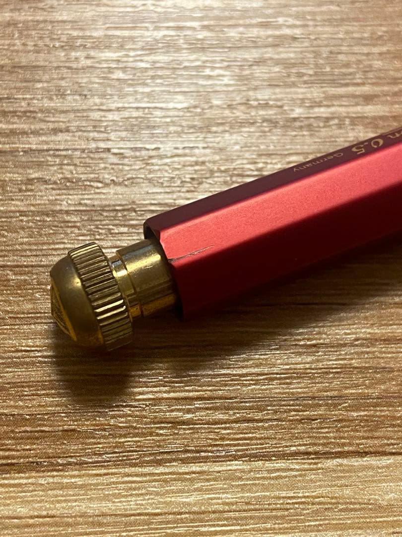 カヴェコスペシャルシャーペン0.9（黒）カヴェコスペシャル（赤）0.5とクリップ