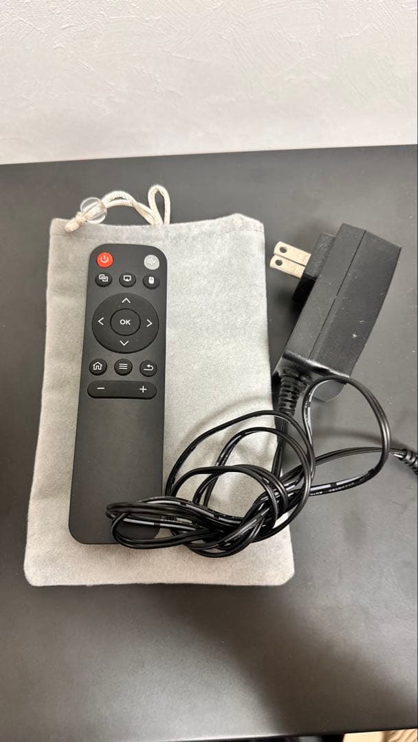 KABENI（カベーニ）小型プロジェクター　黒