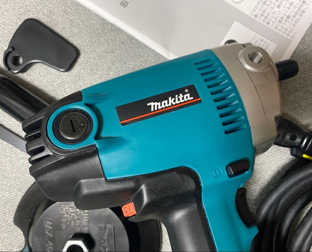 マキタ　電子ポリッシャ PV7001C/SP