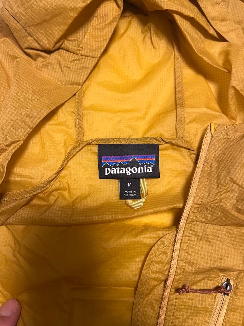 patagonia フーディニ M イエロー