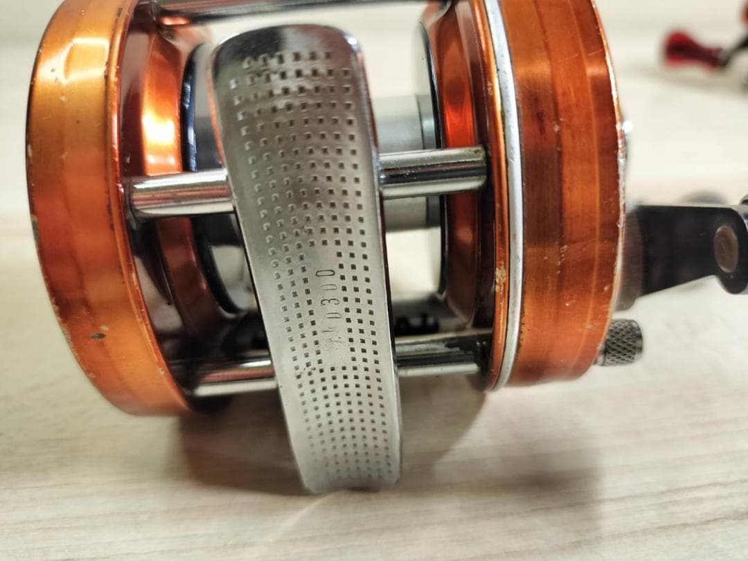 ☆ABU GARCIA アブ アンバサダー 4000D　ビンテージリール　橙