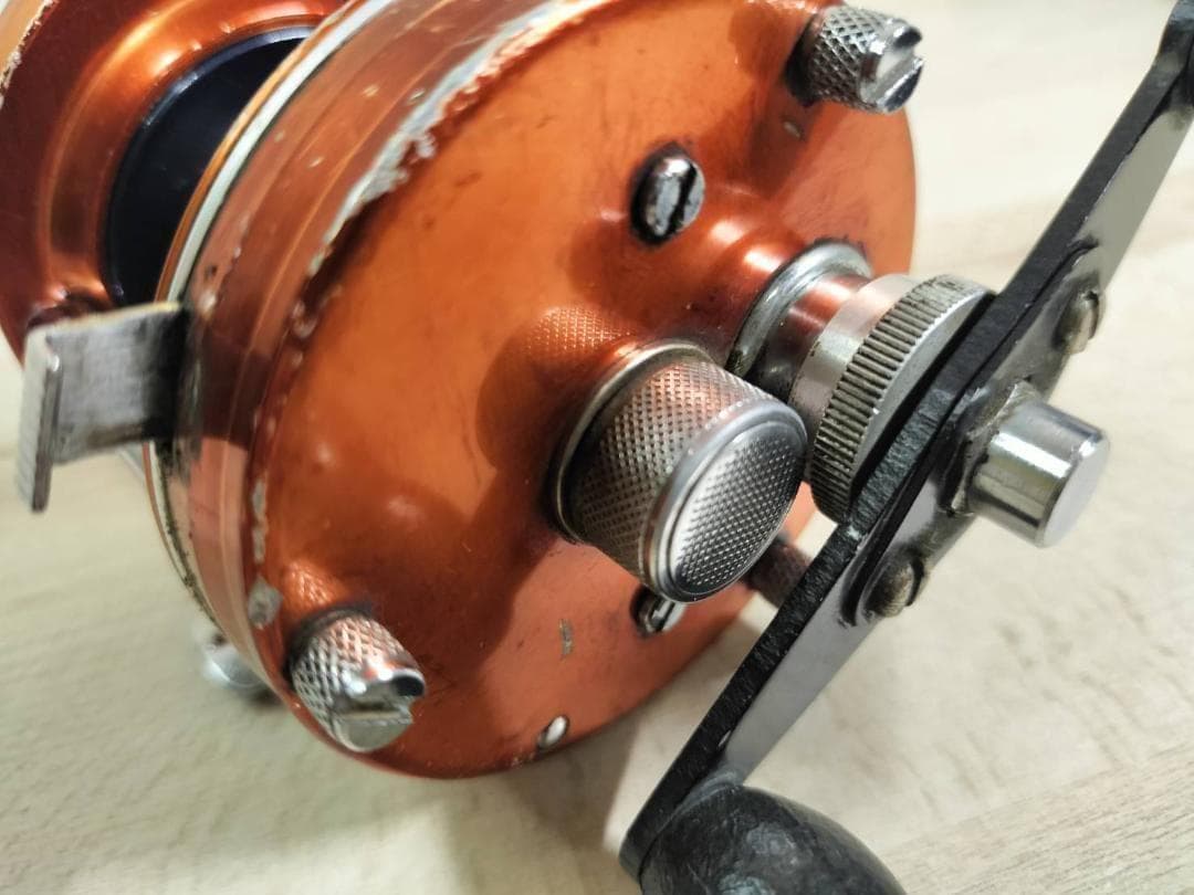 ☆ABU GARCIA アブ アンバサダー 4000D　ビンテージリール　橙