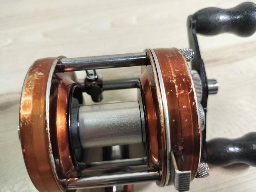 ☆ABU GARCIA アブ アンバサダー 4000D　ビンテージリール　橙