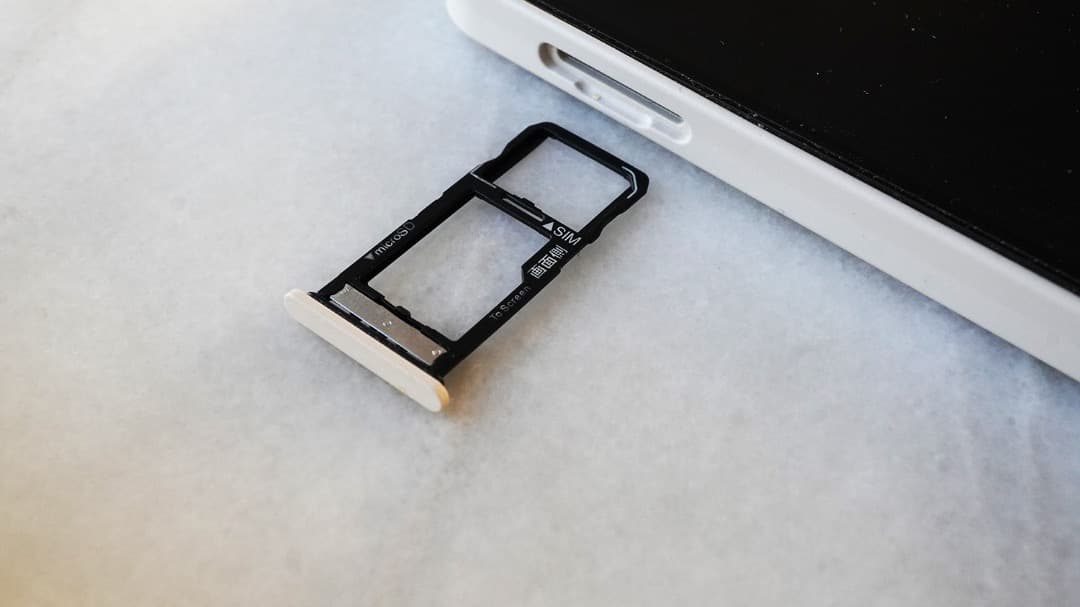未使用カバー付・アクオスウィッシュ1AQUOS wish64GB SIMフリー