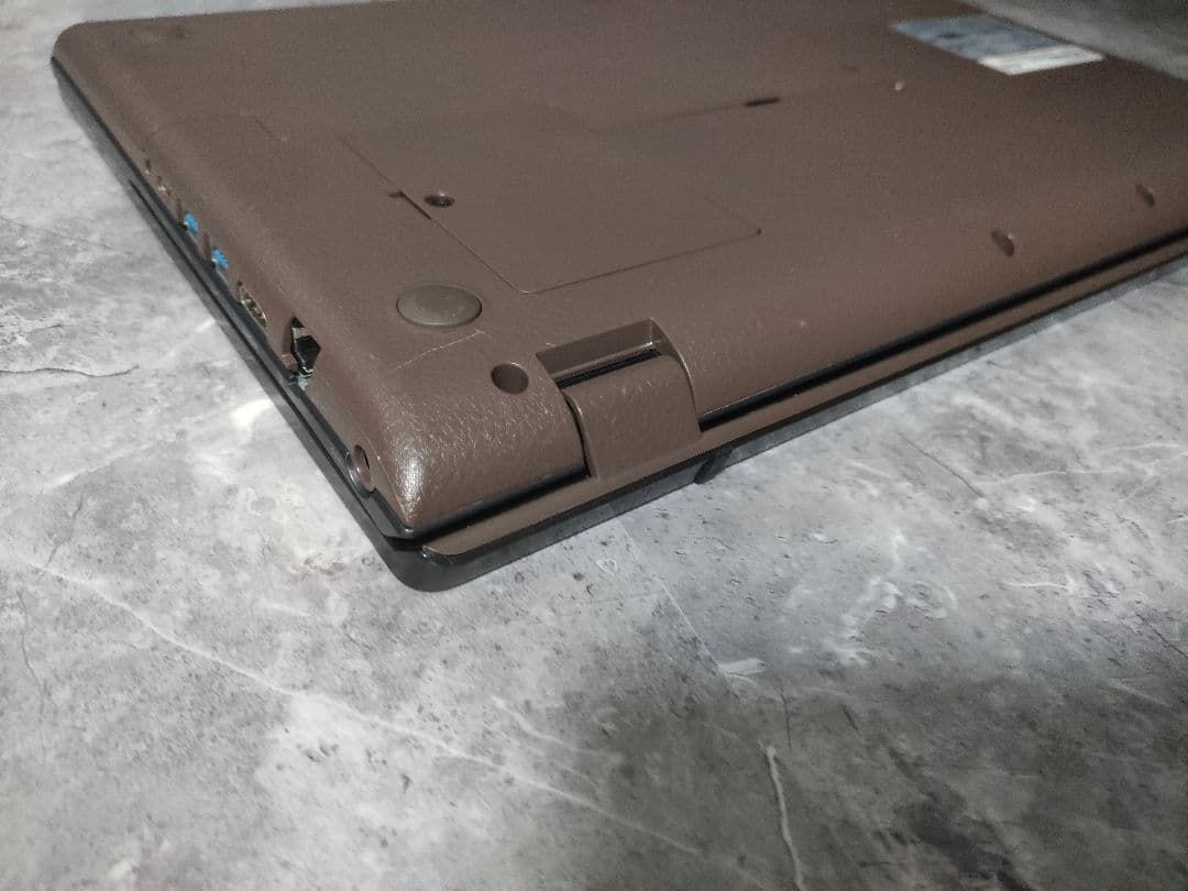 ✨美品✨FUJITSU✨corei7✨第8世代✨メモリ16GB✨新品SSD✨