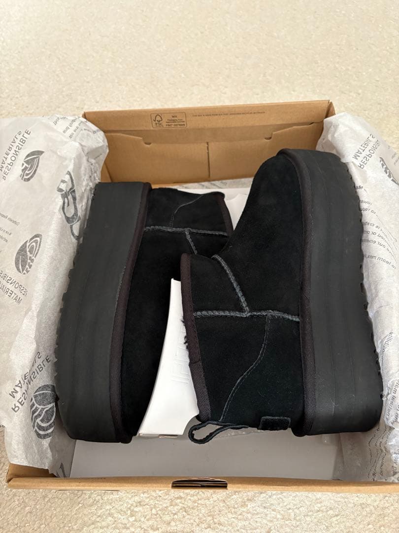 UGG クラッシックウルトラミニCLASSICULTRAMINIPLATFORM