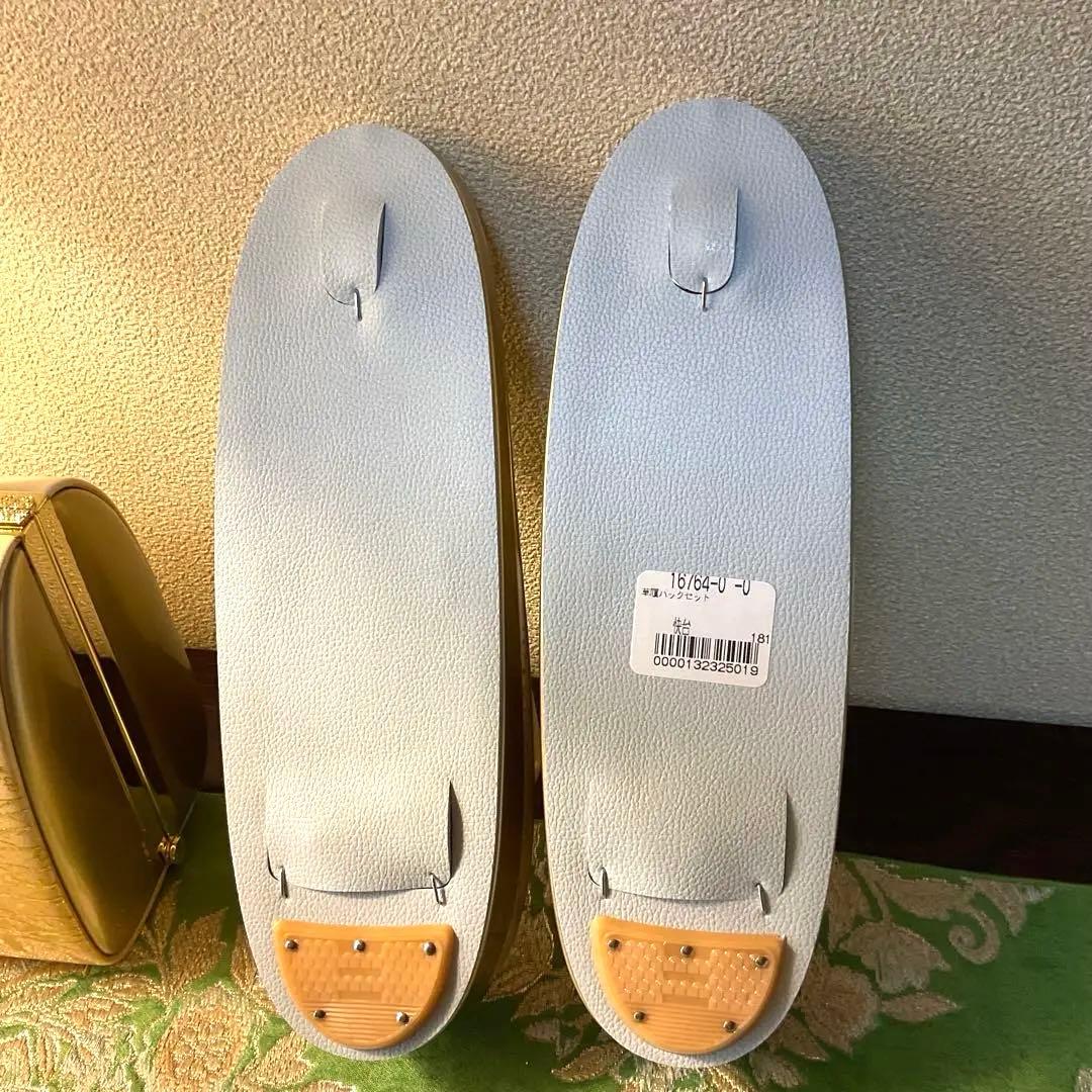 エナメル　ゴールドのお洒落な　　　　　草履バッグセット