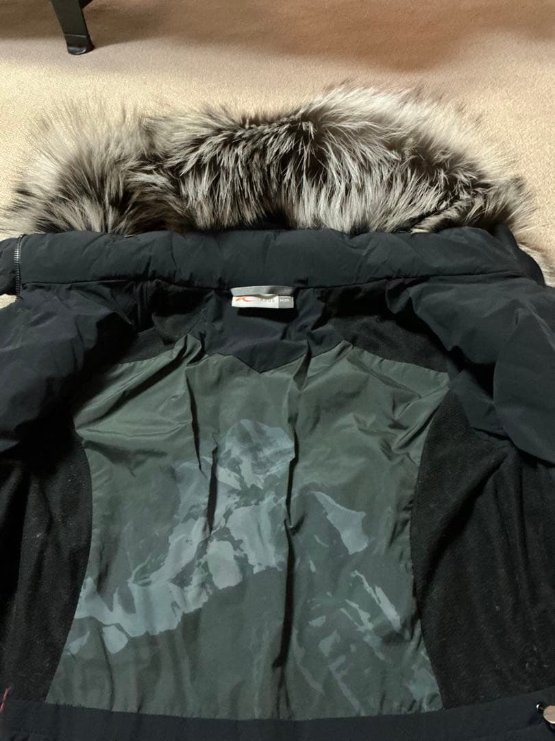 s*y様 チュース　ファー付きスキーウェア　上下セット（黒/白）