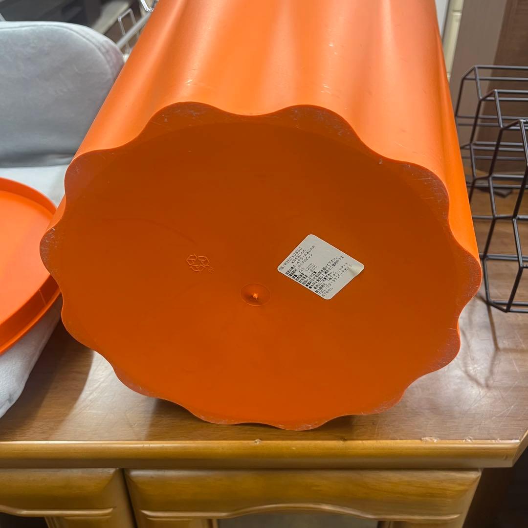 ドイツメーカー　AUTHENTICS オウセンティックス　　ランドリースツール