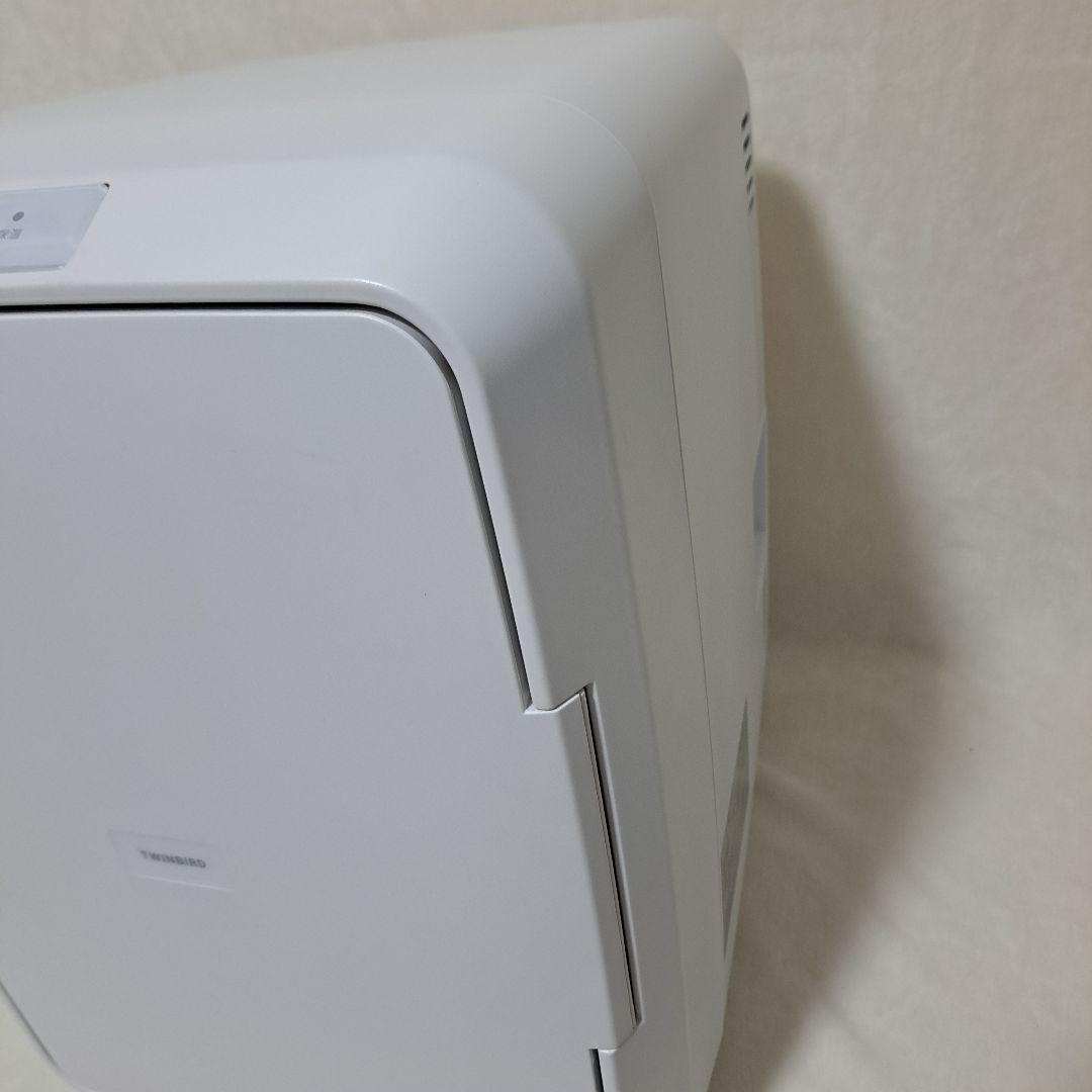 【新品未使用】HR-EB08W 2電源式ポータブル電子適温ボックス　ツインバード