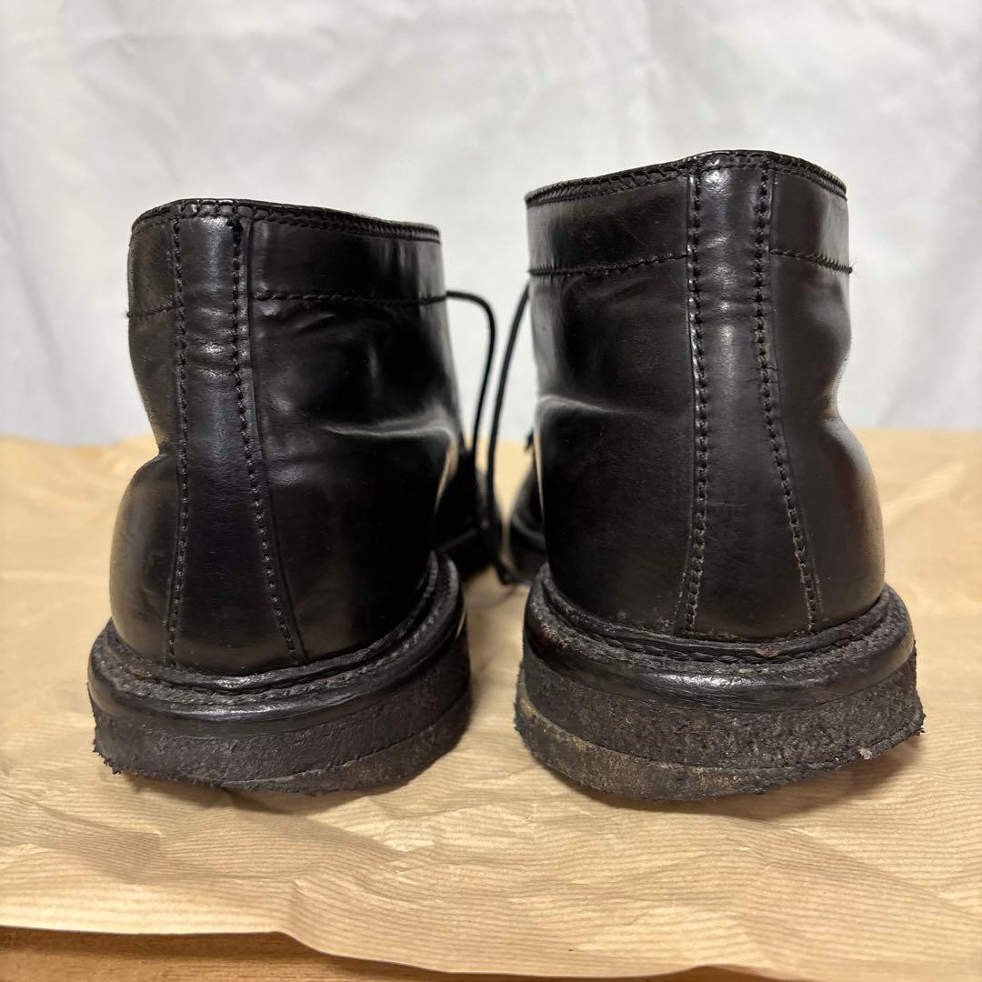 黒 レザー チャッカブーツ