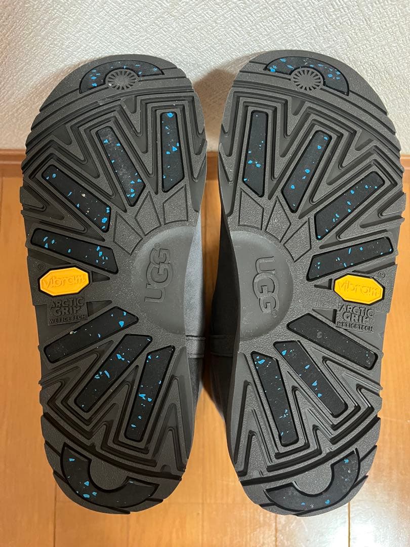 【未使用】UGG 防水ムートンブーツ グレー 24cm