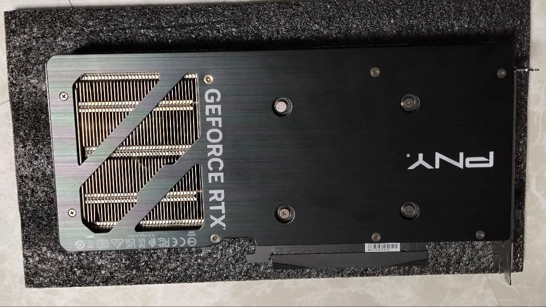 グラフィックボード・グラボ・ビデオカード PNY GeForce RTX 4070 Super Verto OC 12GB