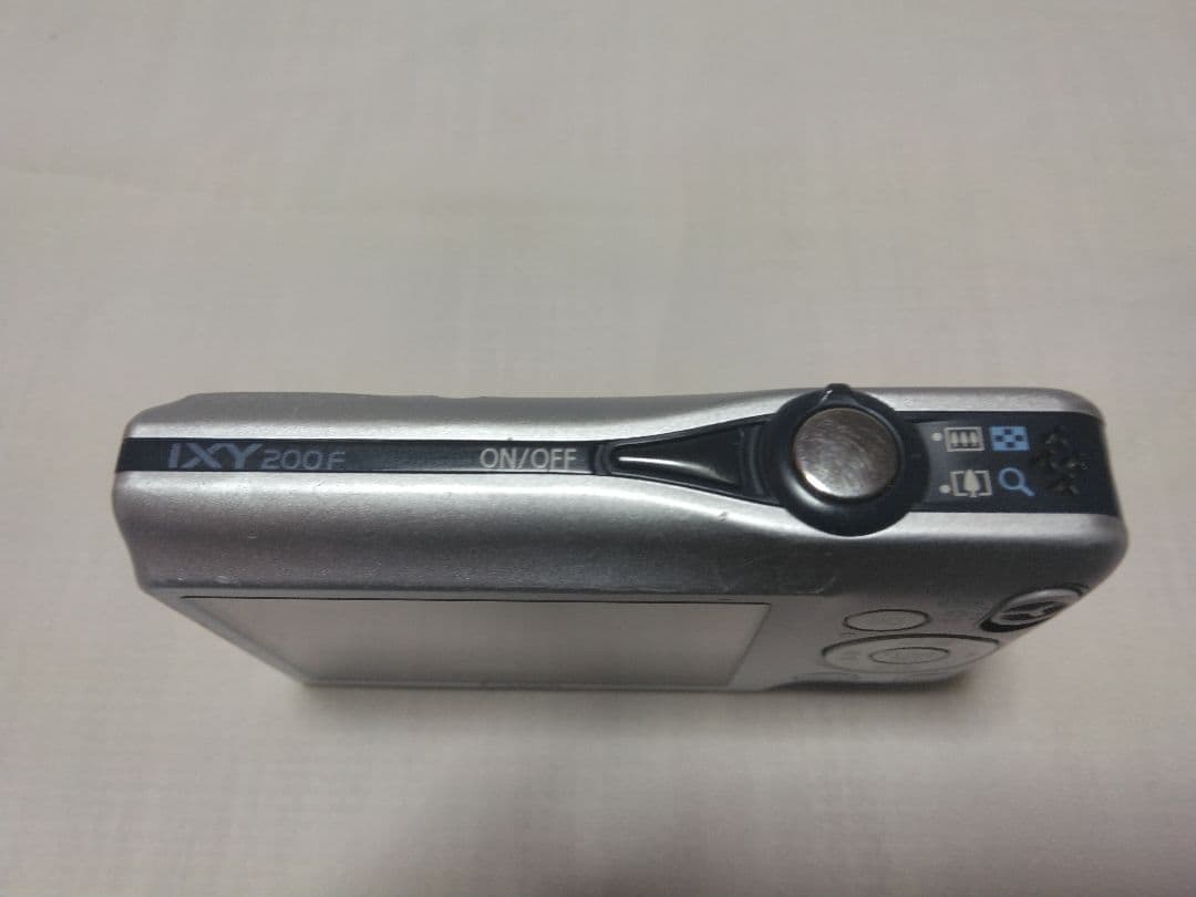 Canon IXY 200F 小キズ多数