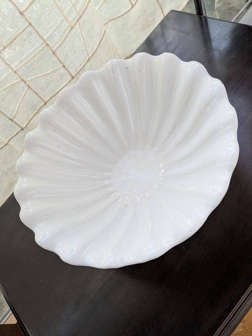 フランスアンティーク　輪花　サラディエ