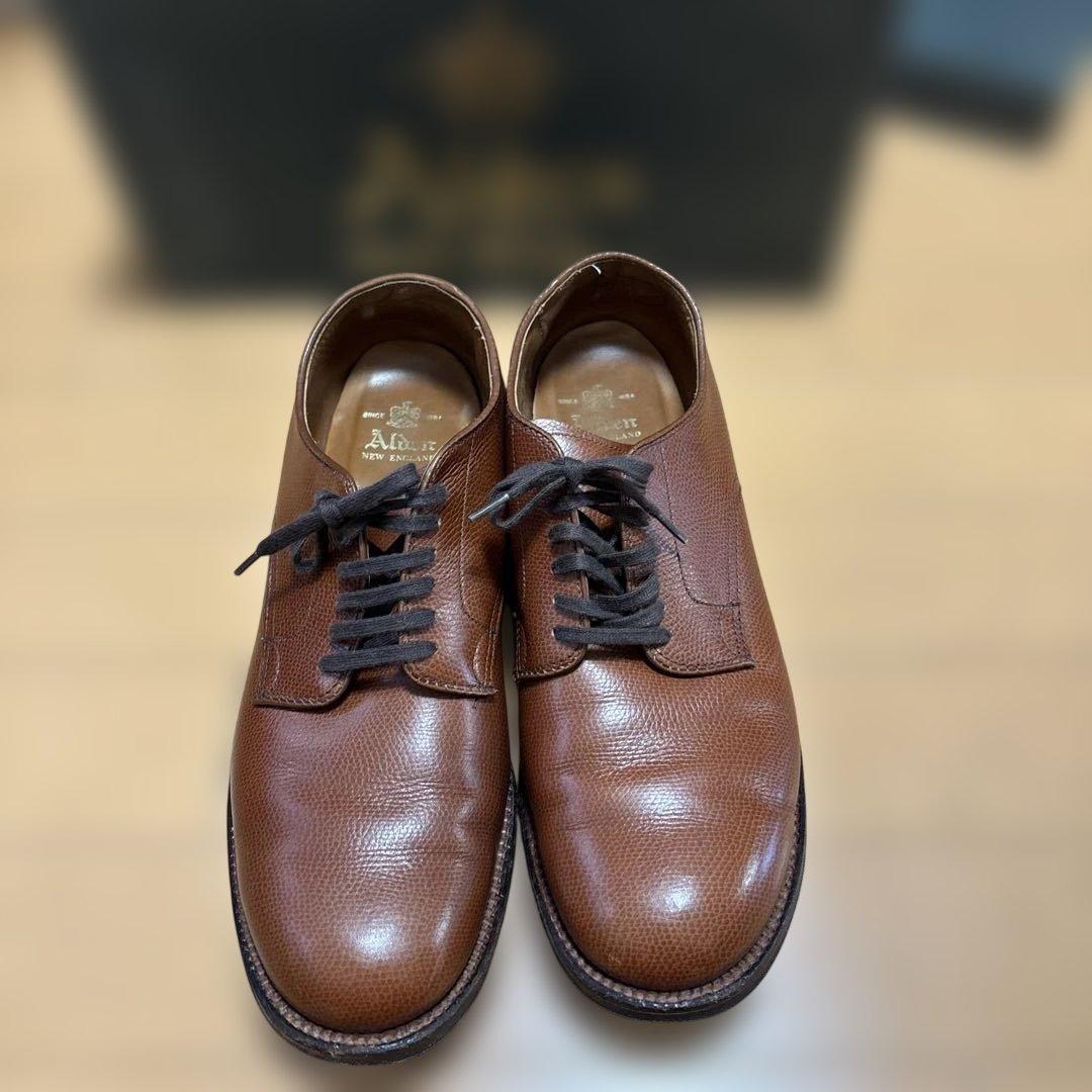 ブラウン型押しレザードレスシューズ