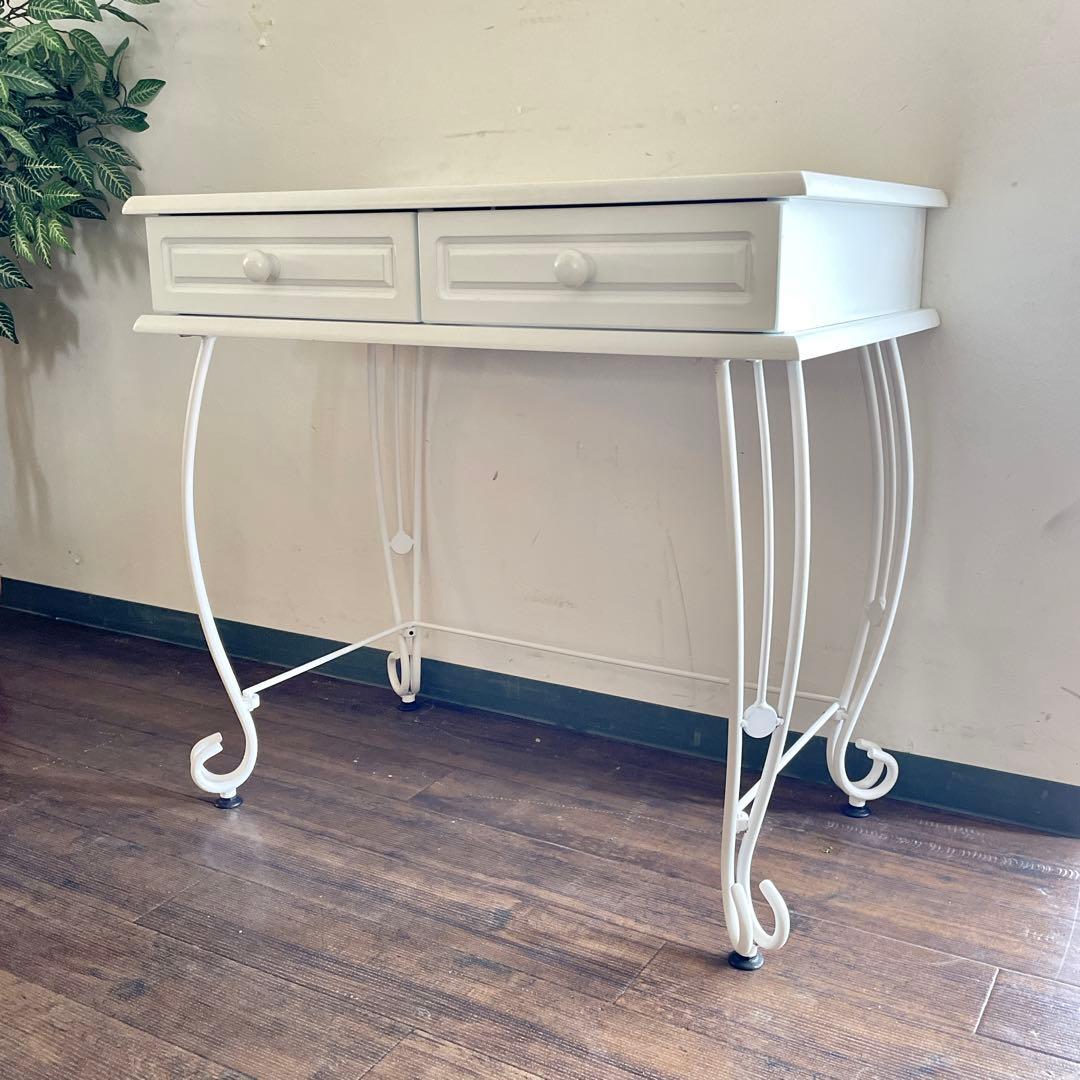 r186 アンティーク風の曲線美 コンパクトで美しいロートアイアンデスクセット