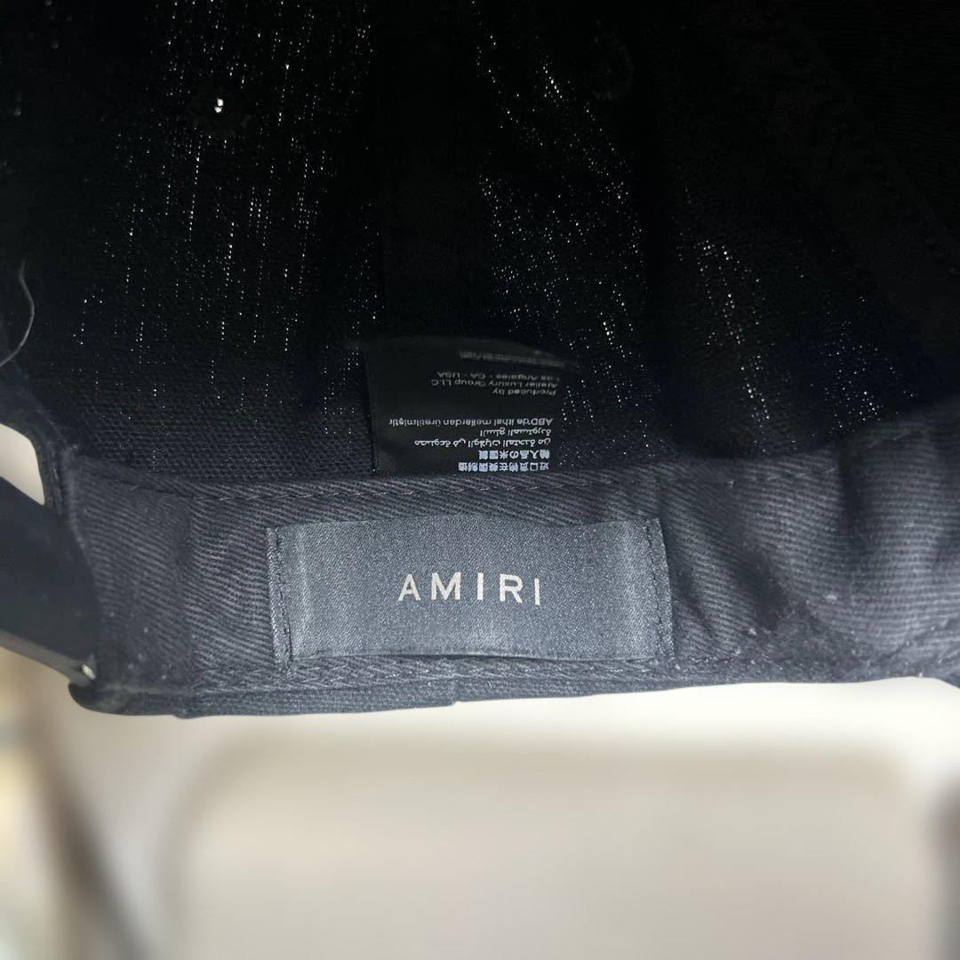 AMIRI 黒 キャップ Mの刺繍