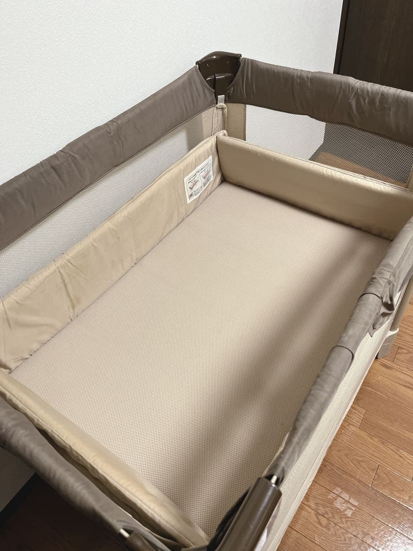 【美品】アップリカ ココネルエアー ベビーベッド サークル 寝具