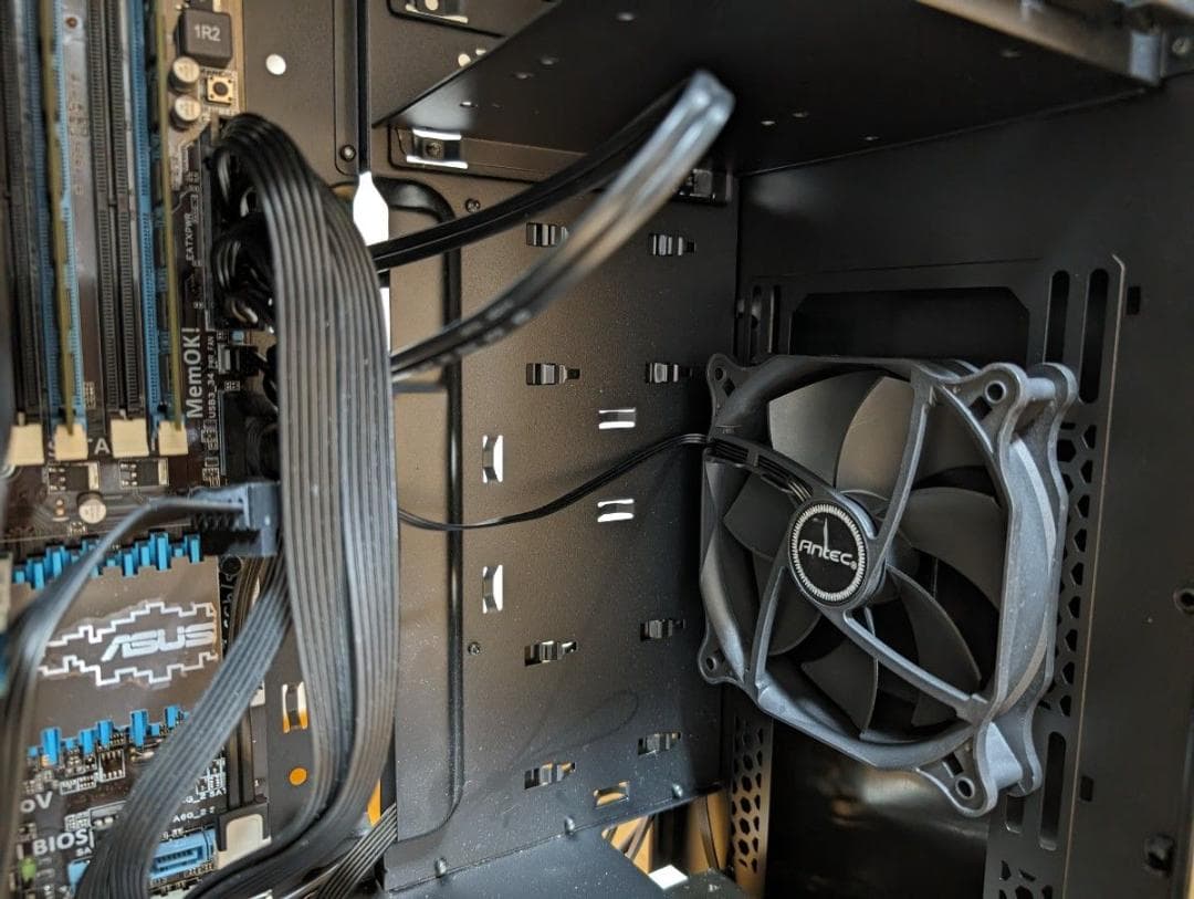 自作静音PC／i5 3470／SSD180GB／MEM16GB／R7 250