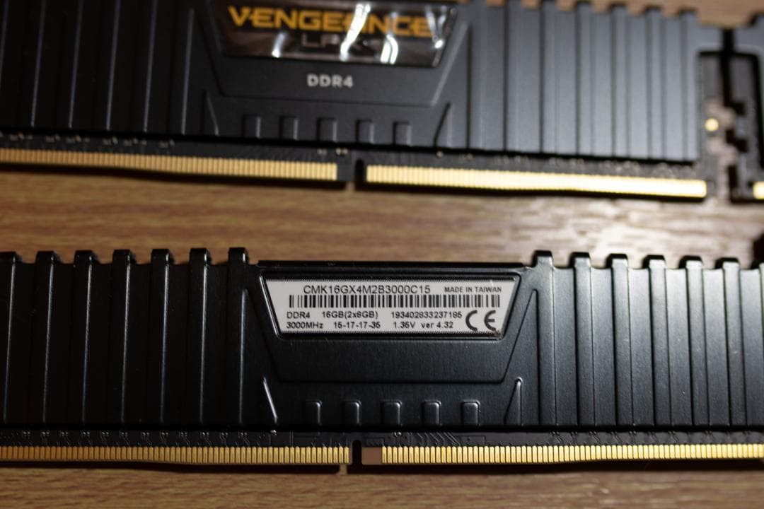 CORSAIR DDR4 8GB×4枚 総32GB