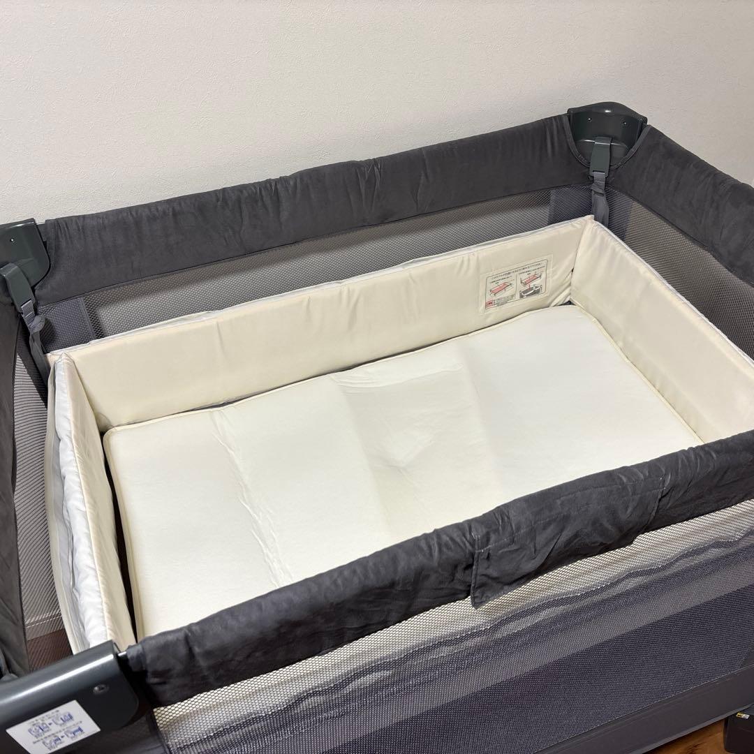 ココネルエアープラス　Aprica グレー　ベビーベッド