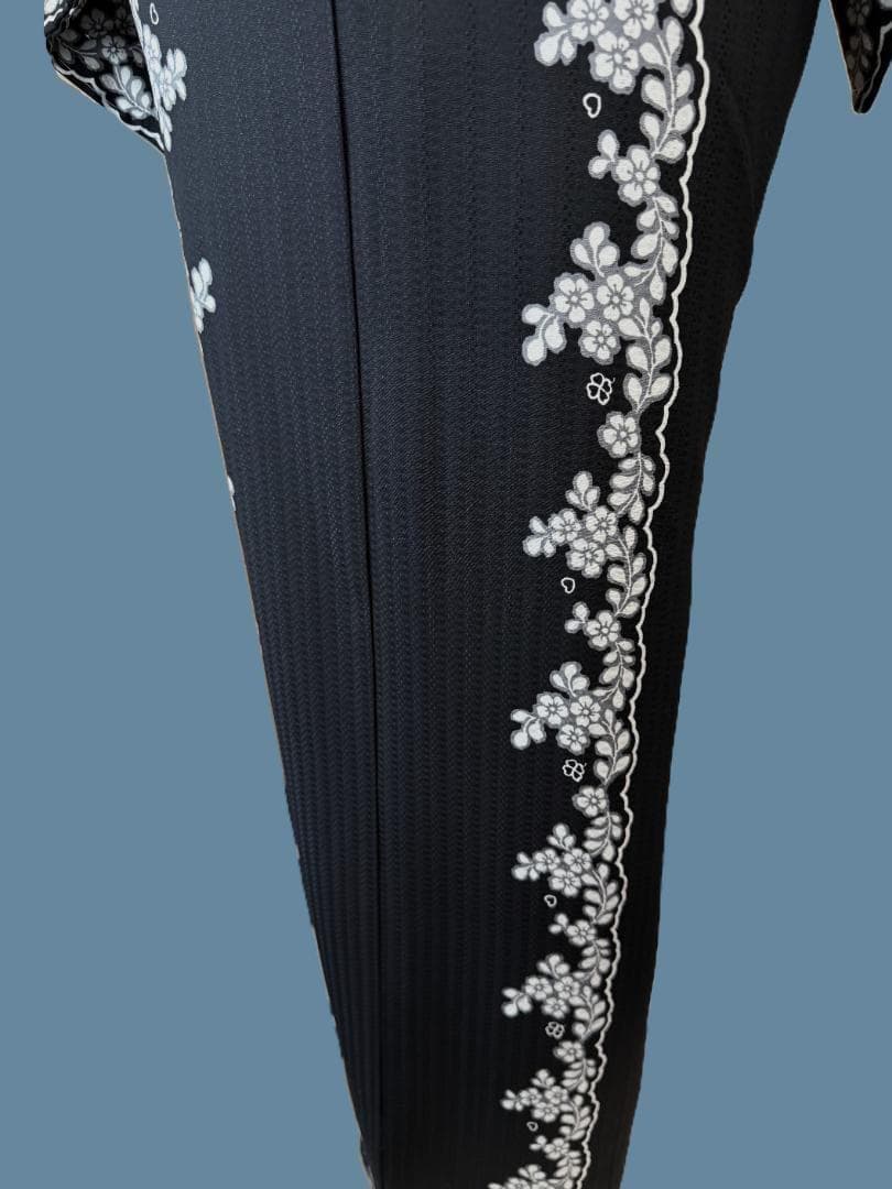 専用：着物８　松田聖子　小花スカラップ柄袷着物　黒　正絹　身丈１６９裄丈６９.５