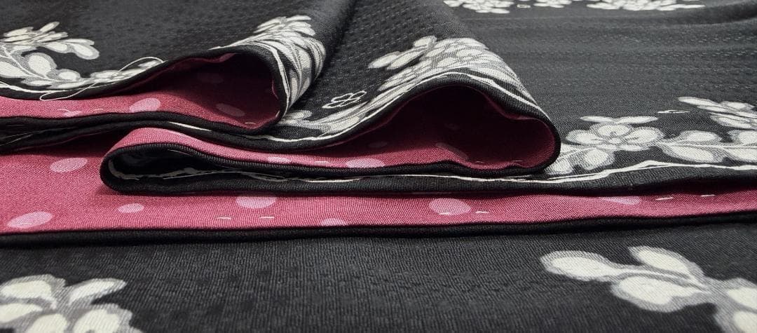 専用：着物８　松田聖子　小花スカラップ柄袷着物　黒　正絹　身丈１６９裄丈６９.５