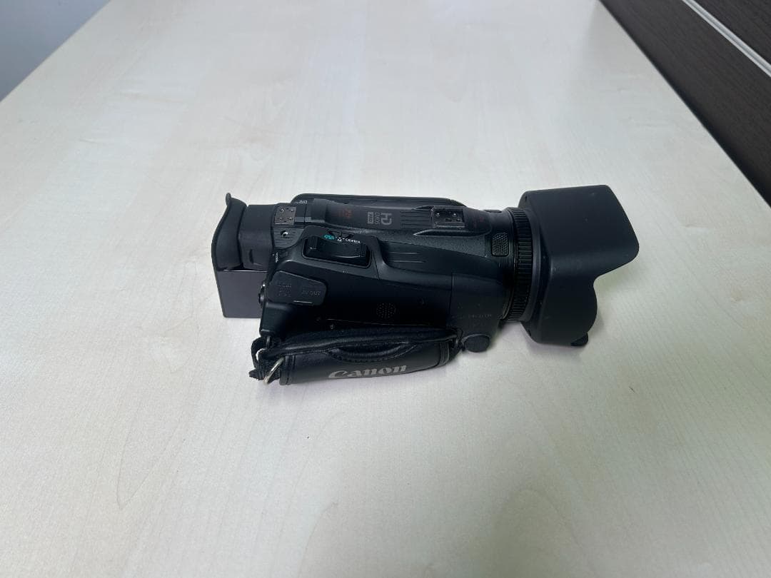 Canon XA25 業務用ビデオカメラ本体 ジャンク（レンズの傷）