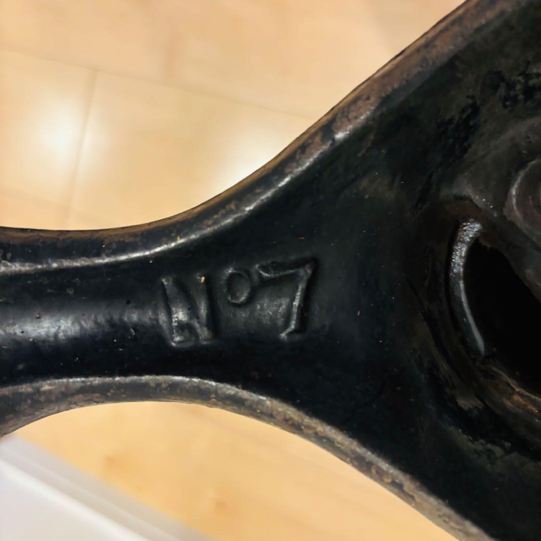 No.7】LON風 昇降式 アンティークスツール 鋳鉄脚 無垢天板 極美品