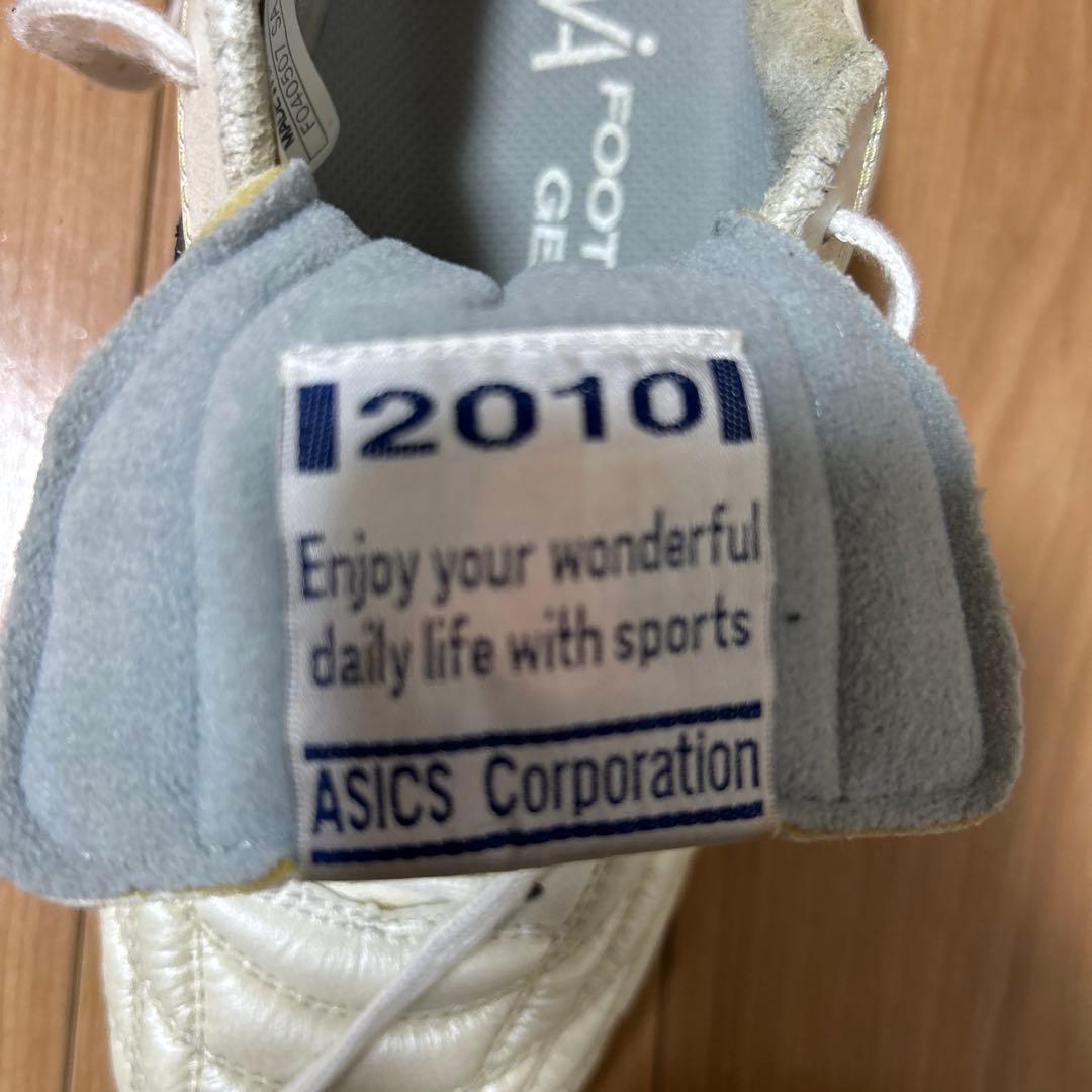 アシックスサッカースパイク　2010 24センチ