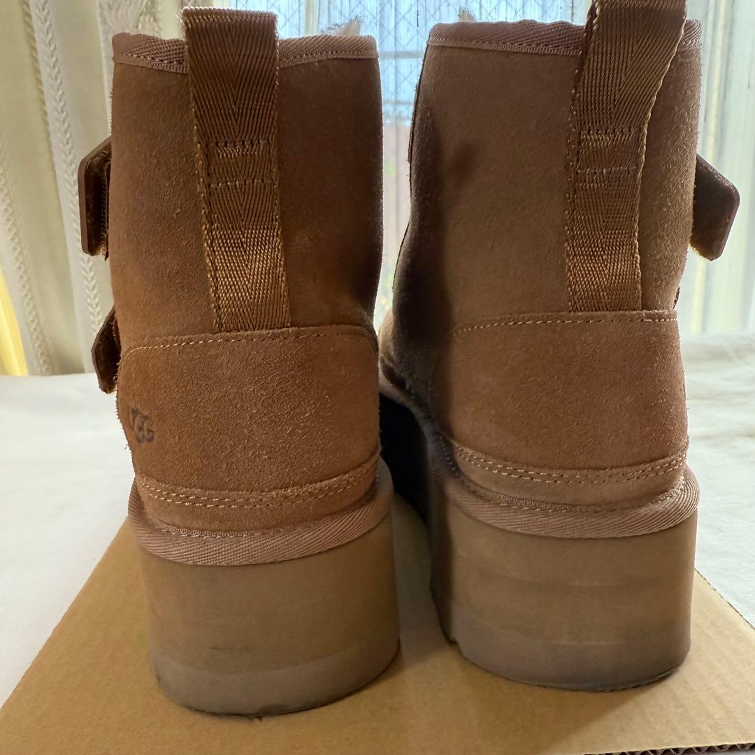 美品 UGG アグ　厚底ブーツ　アグ ニューメル プラットフォーム 8サイズ