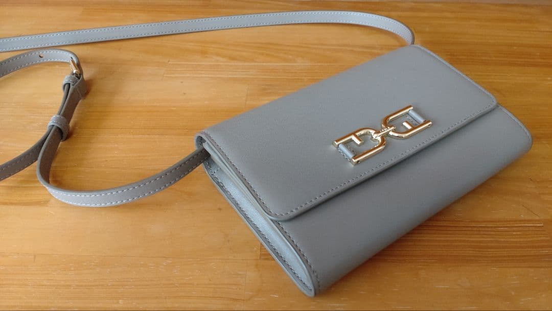 ジャスミン　フルラ meti ショルダーウォレット