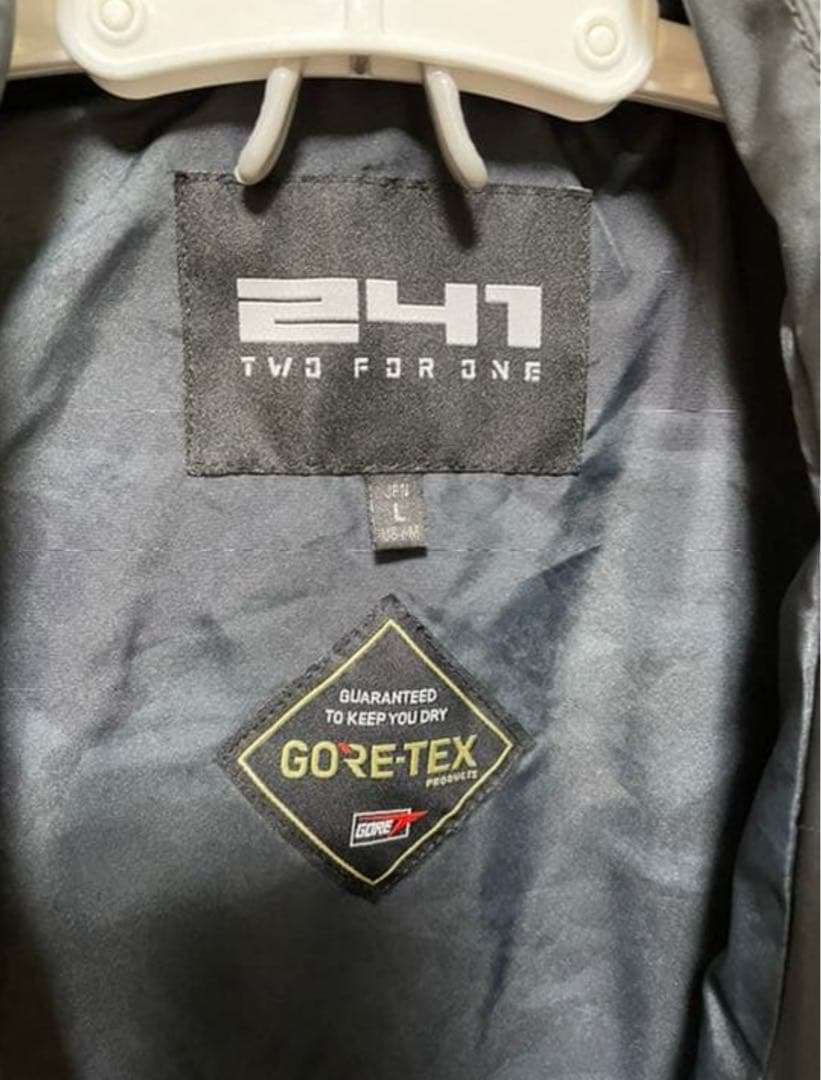 241 スノーボードウエア 上下セット GORETEX